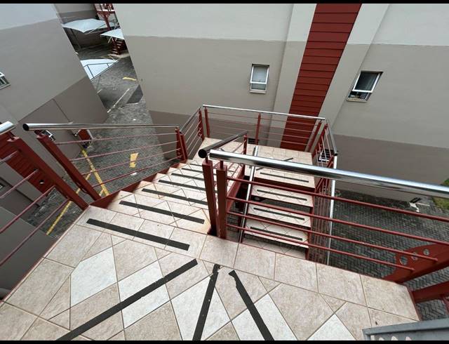 2 BEDROOM APARTMENT FOR SALE IN JEFFREYS BAY CENTRAL